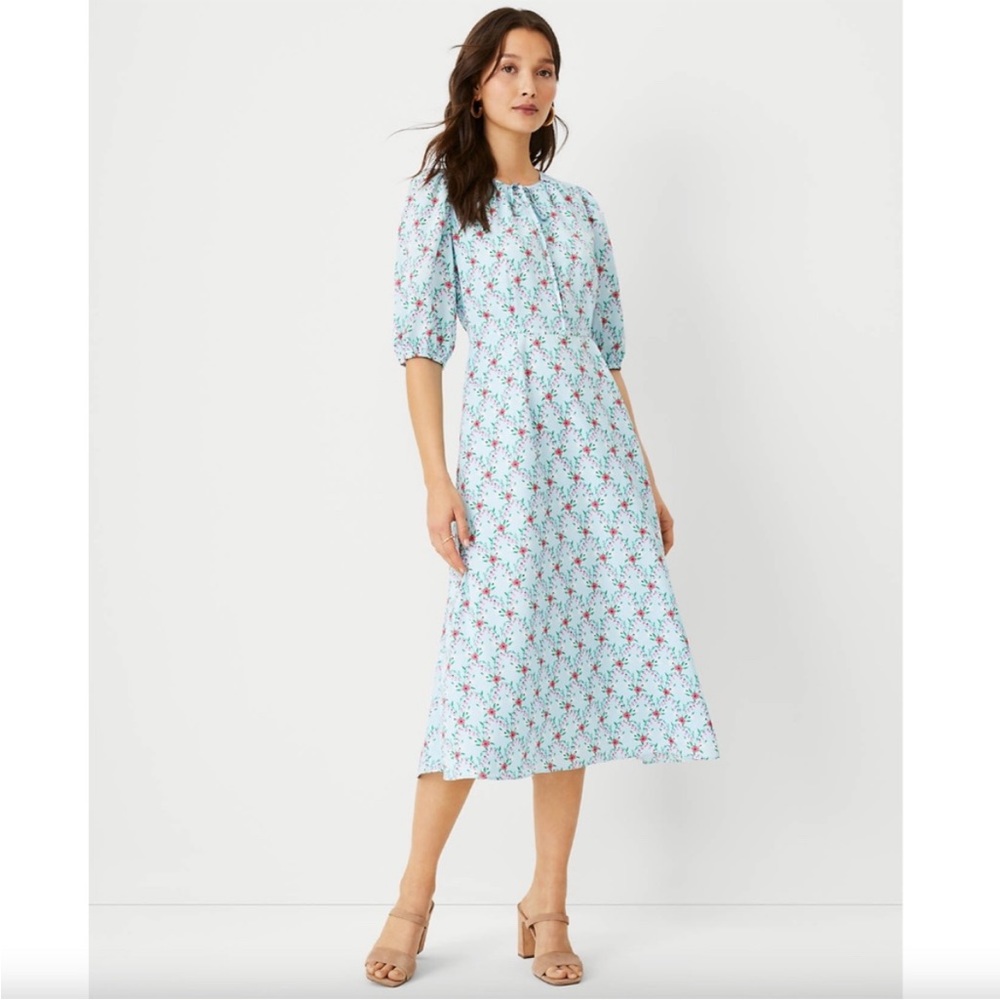 Ann Taylor Floral Tie Neck Flare Midi Dress Light Blue Size 2
